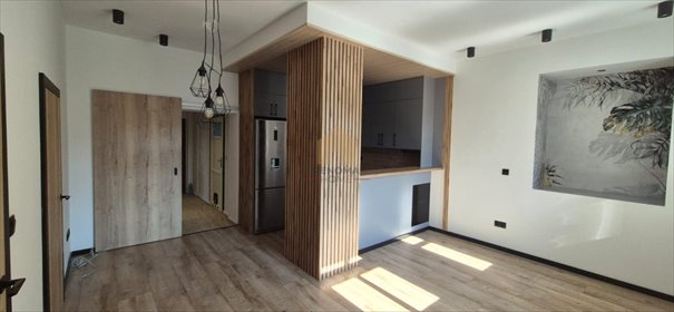 Przestronne 88,7 m² z ogrodem w odrestaurowanej kamienicy mieszkanie Świebodzice
