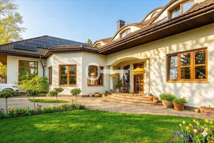 Komorów: 750 m² z salą sportową i apartamentami dom Komorów