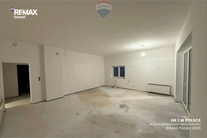 Przestronne 102,7 m² z prywatnym ogródkiem i dwoma wejściami mieszkanie Okleśna