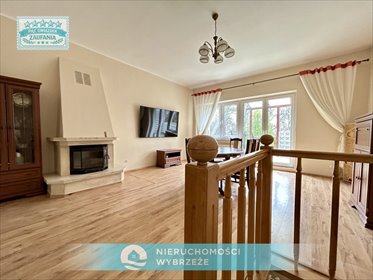 Urokliwy dom w Gołębiewie Wielkim z widokiem na park dom Gołębiewo Wielkie, Liliowa