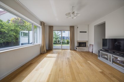 Komfortowy dom 330 m² z ogrodem, garażem i 7 pokojami dom Warszawa, Wilanów, Uprawna