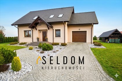 Przestronny dom 2013 z garażem i dużą działką 23 arów dom Spalona, Wiśniowa