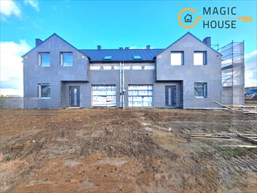 Nowoczesny dom bliźniaczy 134 m² z ogrodem 570 m² i garażem dom Czaple, Flaminga