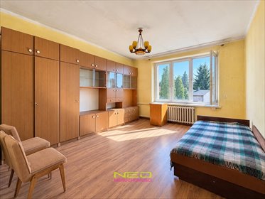 Do sprzedania przestronne 80 m² dom z garażem i balkonem dom Częstochowa, Stradom