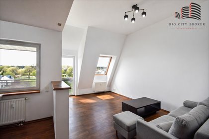 Przestronne 36 m² na ostatnim piętrze z balkonem i pełnym wyposażeniem mieszkanie Świdnik, Spadochroniarzy