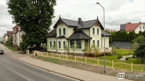Odrestaurowana willa z historią, 8 pokoi, centrum Świdwina zapraszam dom Świdwin, Centrum