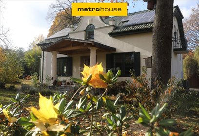 Uroczy dworek 168 m2 z ogrodem i fotowoltaiką dom Grotniki, Zielona