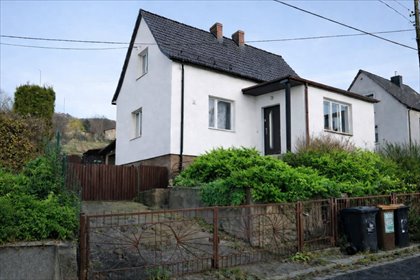 Dom z potencjałem, 5 pokoi, garaż, duża działka dom Wałbrzych, Fałata