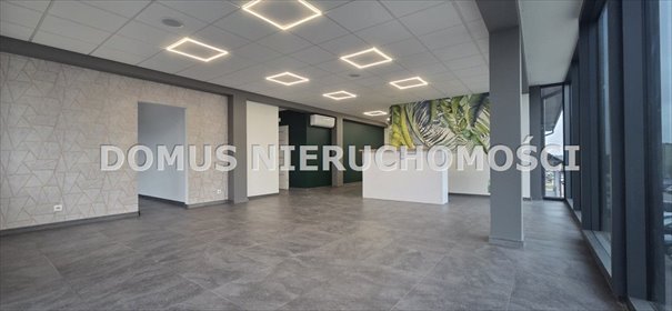 Funkcjonalny lokal 123 m2 z dużymi witrynami i parkingiem lokal użytkowy Brzeziny