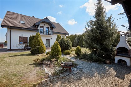 Przestronny dom dwupokoleniowy z tarasem i ogrodem dom Jasin, Malwowa