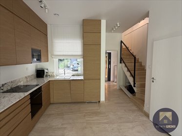 Nowoczesny dom na Ursynowie, 125 m², taras i ogródek. dom Warszawa, Ursynów, Bażancia