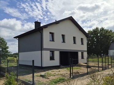 Zapraszam do obejrzenia nowoczesnego domu 79 m² z dużym ogrodem w Mokrem dom Mokre, 15-go Sierpnia
