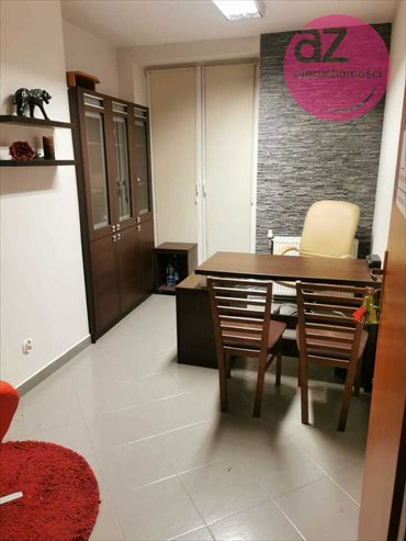Na wynajem biuro 20 m² z balkonem, WiFi i reklamą lokal użytkowy Nowy Sącz, Grodzka