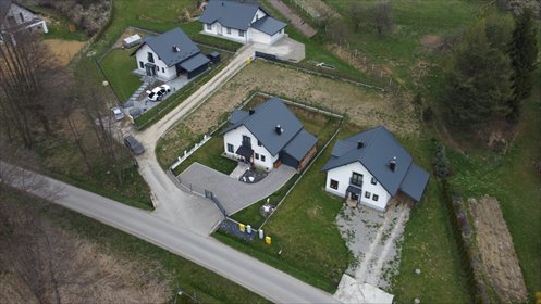 Nowoczesny dom wolnostojący z garażem i tarasem dom Brzezówka