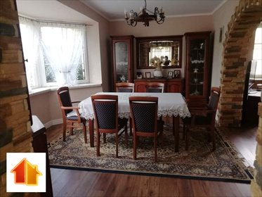 Przestronny dom 180 m² z 6 pokojami, garażami i piwnicą dom Laszki