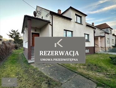 Na sprzedaż przestronny dom 165 m² z dwoma niezależnymi mieszkaniami dom Syców