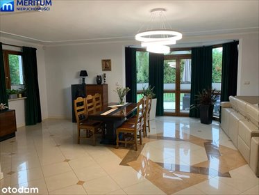 Przestronny dom z kominkiem i dużą działką w Brwinowie dom Brwinów