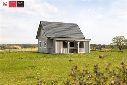 Urokliwy dom drewniany z dużą działką i antresolą dom Roztoka