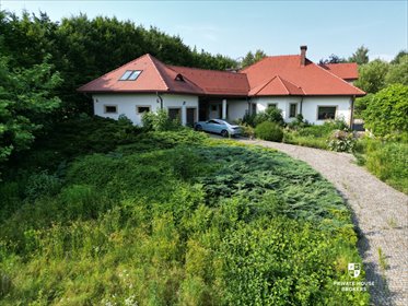 Ekskluzywna rezydencja z ogrodem i salą kinową dom Szczodrkowice