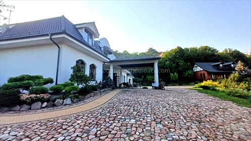 Ekskluzywna posiadłość 35 000 m² z basenem i widokiem. dom Strzelce Dolne