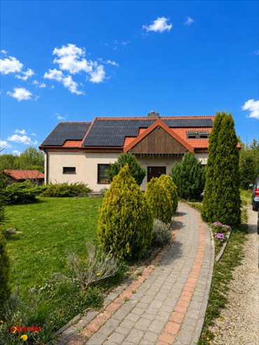 Sprzedam dom z prywatnym stawem i fotowoltaiką 161 m² dom Rakowiec, Spacerowa