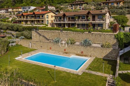 Zapraszam do luksusowego mieszkania z jacuzzi i panoramicznym widokiem mieszkanie Sarnico