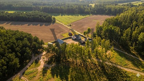 Polecam urokliwe siedlisko z domem i domkiem gości 56 m² w Zabagnie dom Zabagnie