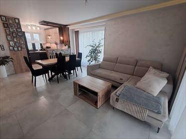 Nowoczesny dom 124 m² z energooszczędnymi rozwiązaniami dom Blizanów, Pruszków