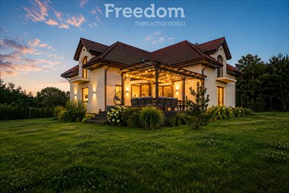 Nowoczesny dom 219 m² z dużą przestrzenią i ogrodem - polecam! dom Kawęczynek, Prosta