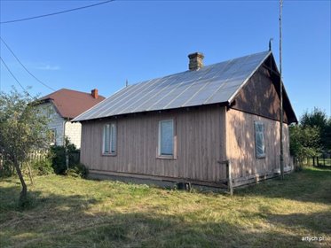 Urokliwy dom z budynkami gospodarczymi nad Bugiem. dom Rytele-Olechny
