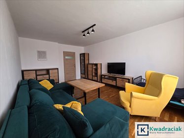 Przestronne 93 m² mieszkanie z dużym potencjałem mieszkanie Ustrzyki Dolne, Witolda Gombrowicza