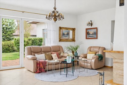 Sprzedam nowoczesny dom 6 pokoi z ogrodem 1000 m² w Borzęcinie dom Borzęcin Mały, Kosmowska