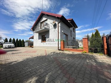 Dom wolnostojący z dużą działką i balkonami dom Łódź, Bronisin