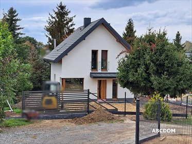 Uroczy dom wolnostojący 96 m² z wysokim poddaszem dom Wola Zachariaszowska, Wola Zachariaszowska