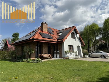 Przestronny dom z ogrodem i wysokim standardem dom Dębe Wielkie