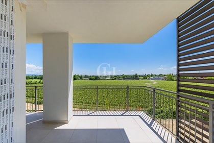 Zapraszam do nowoczesnego 3-pokojowego mieszkania z tarasem i garażem mieszkanie Desenzano del Garda