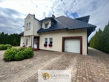 Sprzedam przestronny dom 286 m² z garażem i 7 pokoi w Bytonii dom Bytonia, Osiedle Zielone