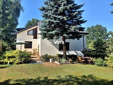 Dom 250 m2 z dwoma wejściami i ogrodem w Milanówku dom Milanówek