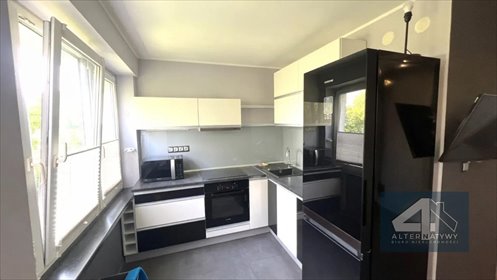 Atrakcyjne 38 m² z balkonem i piwnicą, gotowe do wprowadzenia mieszkanie Piotrków Trybunalski