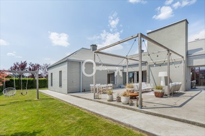 Zapraszam do obejrzenia nowoczesnego domu 333 m² z dużym ogrodem w Konstancinie-Jeziornej dom Konstancin-Jeziorna, Klarysew