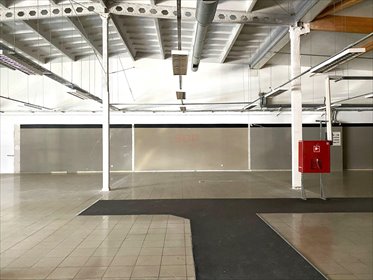 Wynajem 700 m² lokalu z witryną na handel i usługi lokal użytkowy Wrocław, Psie Pole, Kowale, Brucknera Aleksandra