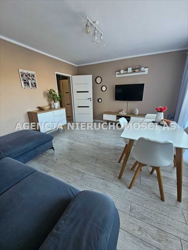Polecam przestronne 64,9 m² mieszkanie do remontu z dużym salonem i balkonem mieszkanie Libiąż