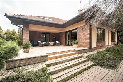 Przestronny dom z sauną i dużą działką 415 m² dom Pabianice, Bugaj