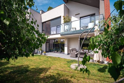 Ekskluzywny dwupoziomowy apartament z ogrodem i garażem dom Świdnica