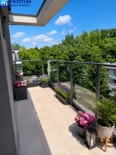 Nowoczesny apartament z dużym tarasem, garażem i komórką mieszkanie Brwinów