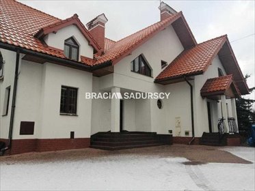 Przestronny dom 260 m² z potencjałem biznesowym w Bibicach dom Bibice, Warszawska