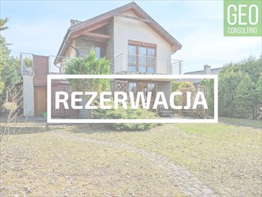 Wolnostojący dom z garażem i dużą działką na Saritor Park dom Masłomiąca, Dom wolnostojący na osiedlu Saritor Park w Masłomiącej