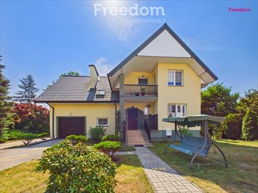 Przestronny dom 210 m² z funkcjonalnym układem i dużym tarasem dom Kociołki, Miętowa