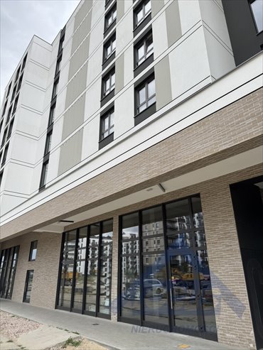 Na wynajem przestronny lokal usługowo-handlowy 140 m² z witrynami lokal użytkowy Warszawa, Ursus