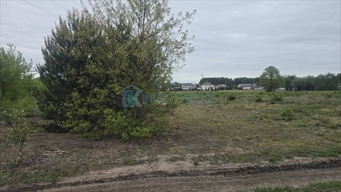 Na sprzedaż działka 1000 m² w Ostrówku z mediami i planem działka Ostrówek